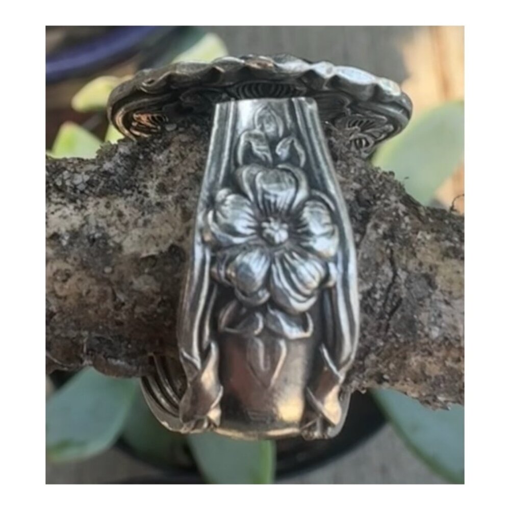 Vintage WM Rogers & Son AA Silverware Flower Spoon Ring Size 7 Artisan Crafted - Picture 8 of 13
